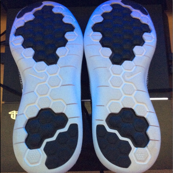 NIKE running shoes - Picture 6 of 6